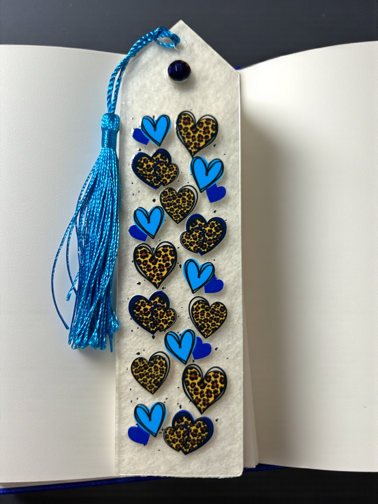 BOOKMARKS: FUN ELEGANCE