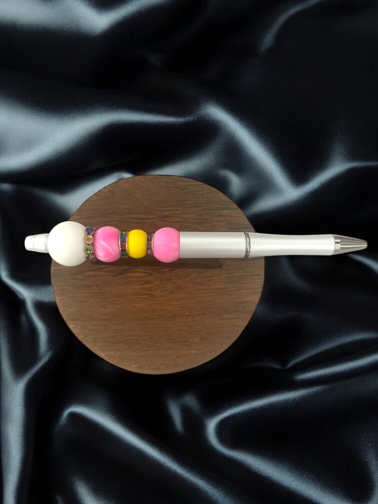 Beaded Pens: Fun & Vibrant